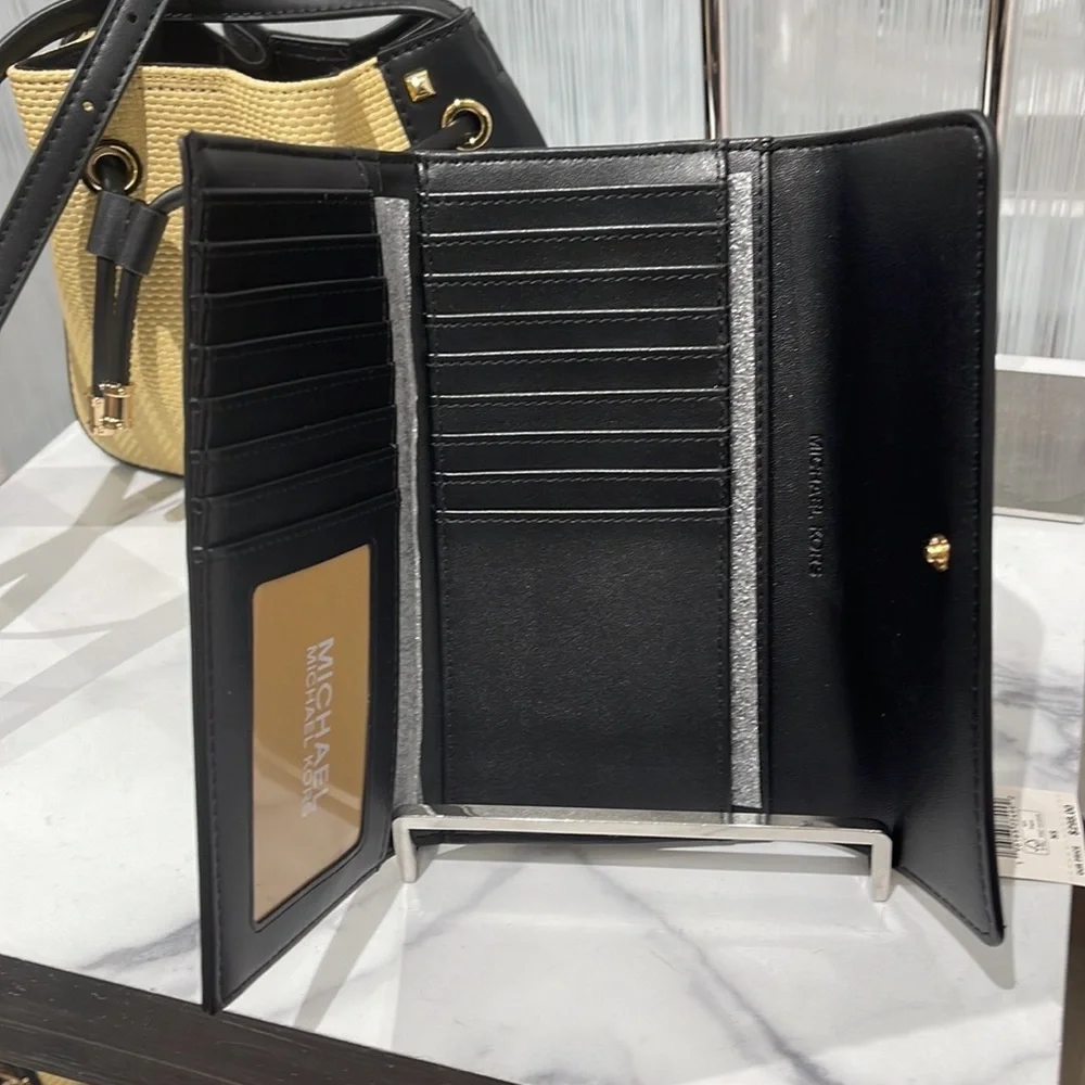 MICHAEL KORS JET SET TRAVEL LADY LARGE TRIFOLD  NON-LEATHER VEGAN WALLET 
BLACK - Picture 12 of 16